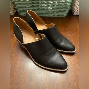 Universal Thread Cut Out Booties